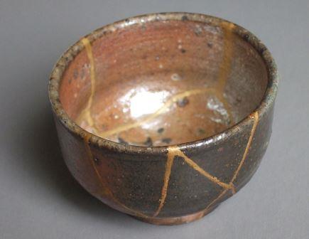 金継ぎした器